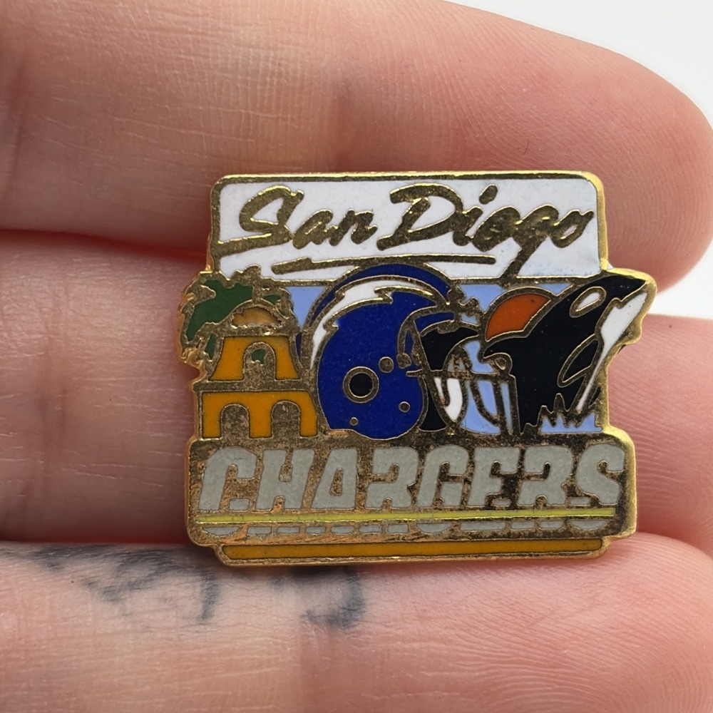 San Diego Chargers NFL Football Team Killer Whale Orca Palm Tree Lapel Hat Pin